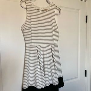 Gilli size large black and white dress
